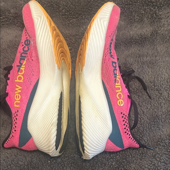 New Balance Women’s Bright Pink and Black FuelCell Running Sneakers - Picture 2 of 5